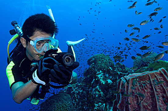 Nikon-1-AW1-camera-underwater